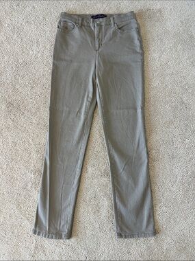 Gloria Vanderbilt Khaki Pants Size 6